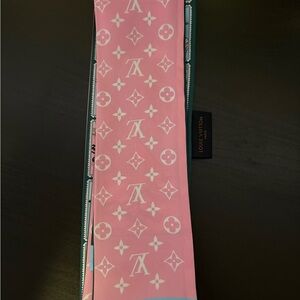 Louis Vuitton LOCK IT silk bandeau scarf, Glacier blue